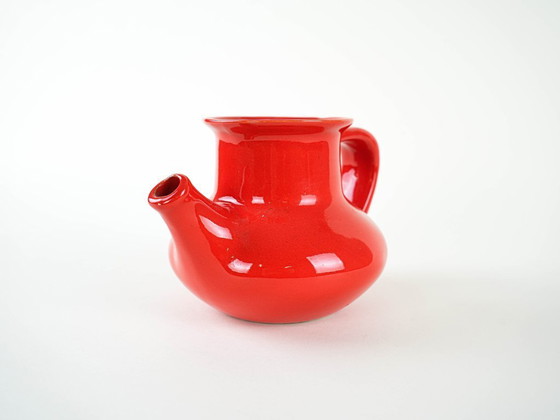 Image 1 of Jarra de cerámica roja, diseño danés, década de 1960, fabricada en Dinamarca.