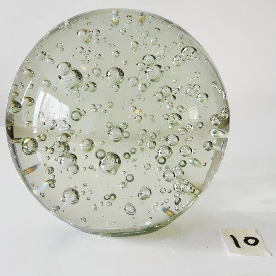 Image 1 of Fermacarte in vetro vintage con bolle di cristallo trasparenti controllate, 9,5 cm