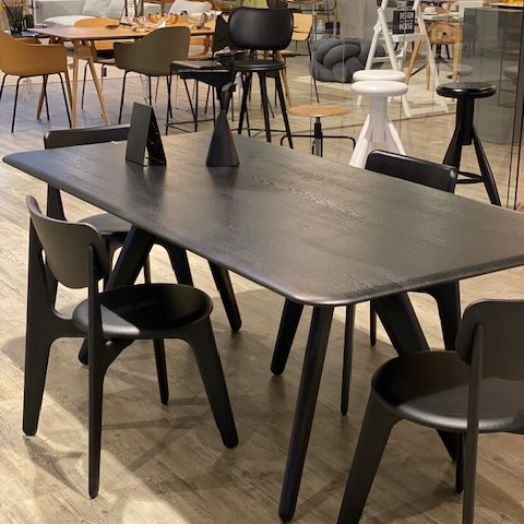 Image 1 of Table de salle à manger Tom Dixon Slab - 200x95 avec chaise de salle à manger (ensemble de 4)