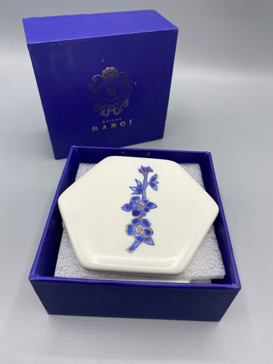 Maison Manoï – Lot de 4 sous-verres en porcelaine à fleurs bleues – Bát Tràng – Objets déco (photo 4 of 4)