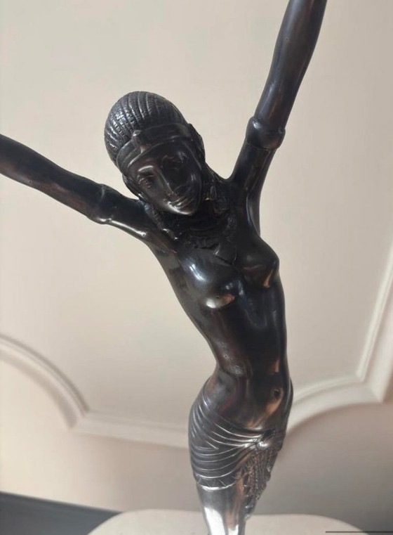 Image 1 of Scultura in bronzo in stile Art Déco su base di marmo