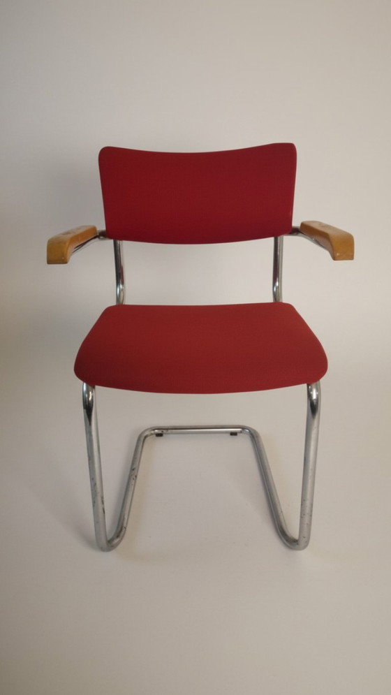 6 Fauteuils Cantilever Thonet S 43 originaux de Mart Stam – rouge, empilables – Chaises de salle à manger (photo 4 of 5)