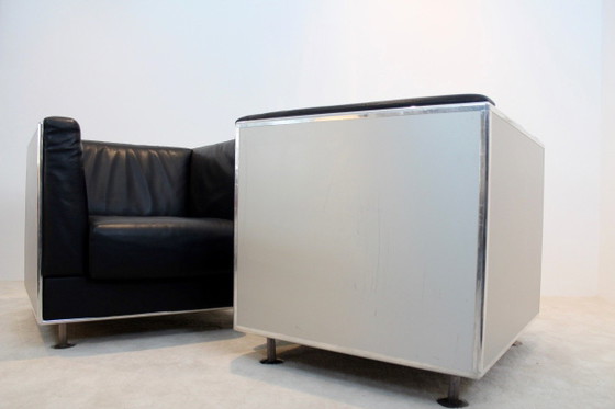Fauteuils Matteo Grassi Soft Leather en coque d'aluminium par Kunihide Oshinomi, Cuir, Noir (photo 7 sur 10)