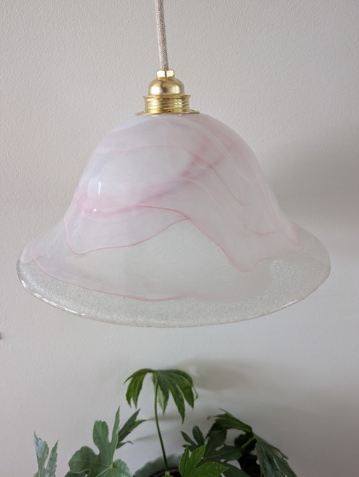 Pantalla de lámpara vintage de cristal de Murano con hermosas líneas.
