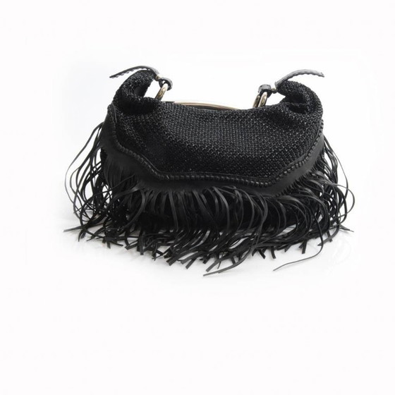 Image 1 of Ermanno Scervino, borsa a mano nera intrecciata con frange in pelle.