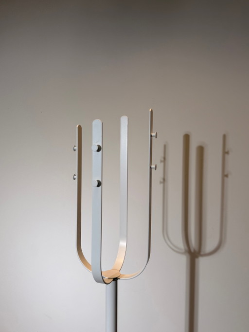 Perchero de metal blanco Calligaris