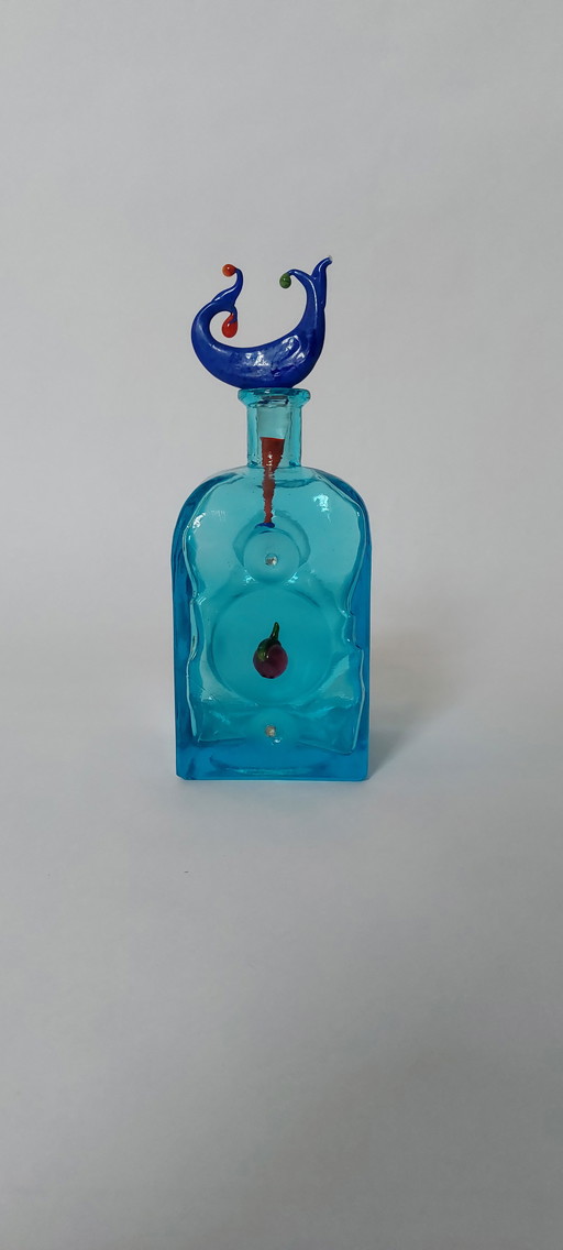 Botella de vidrio estilo Memphis