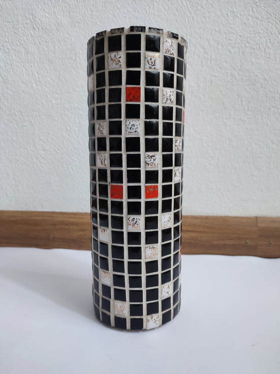 Image 1 of Jarrón de mosaico de la vendimia '70 Negro Blanco Rojo Azulejos articulados