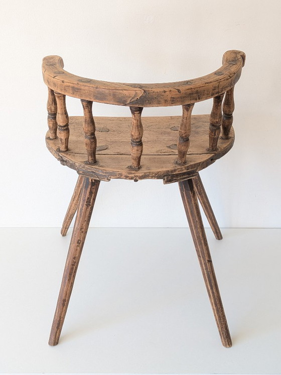 Chaise française primitive à dossier à barreaux du XVIIIe siècle (Art Populaire) – Fauteuils, Wood (photo 7 of 9)