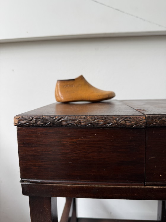 Image 1 of Antiker Schusterschrank / Schustertisch aus dunklem Holz