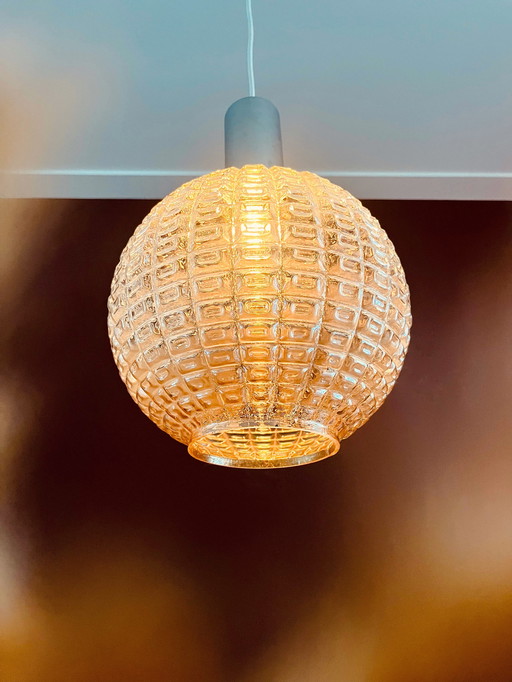 Lampe pendante Mid Century Globe (4 pièces) Disponible