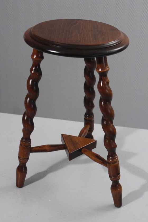 Image 1 of Brutalistischer Dreibeinhocker aus gedrechseltem Holz, Stil von Charles Dudouyt, 20. Jahrhundert
