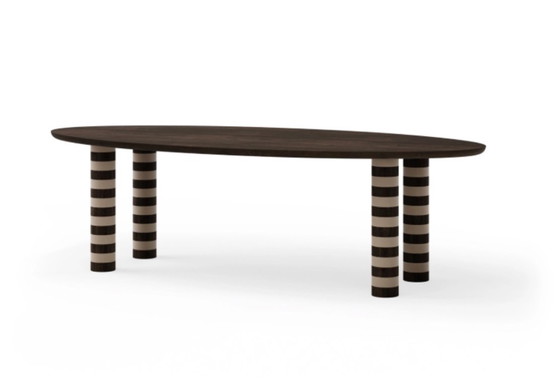 Image 1 of Table à manger design pour 6 personnes