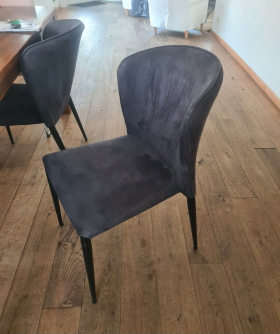 Image 1 of Esstisch Loosdrecht aus Eiche natur mit Metallgestell und vier anthrazitfarbenen Stühlen