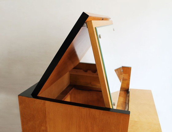 Image 1 of Coiffeuse moderniste des années 1950 avec miroir réglable caché