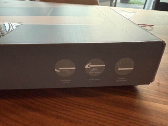 Image 1 of Occhio Mito Volo 140 - Oro Mate / Capota blanca