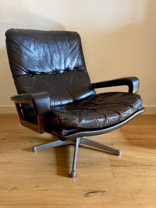Strasslé King Chair by André Vandenbeuck