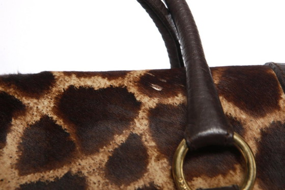Image 1 of Dolce & Gabbana, Borsa a mano in pelle marrone con stampa giraffa in pelo di vitello.