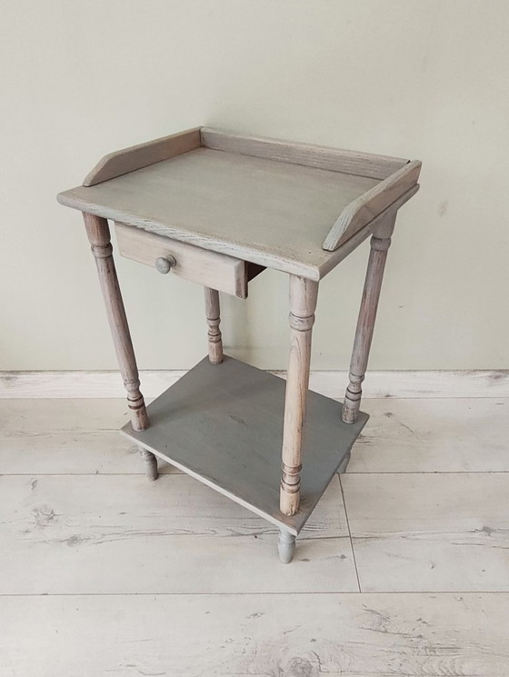 Image 1 of Tavolino laterale in legno massello