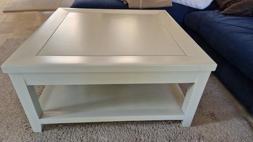 Coffee table color artichoke