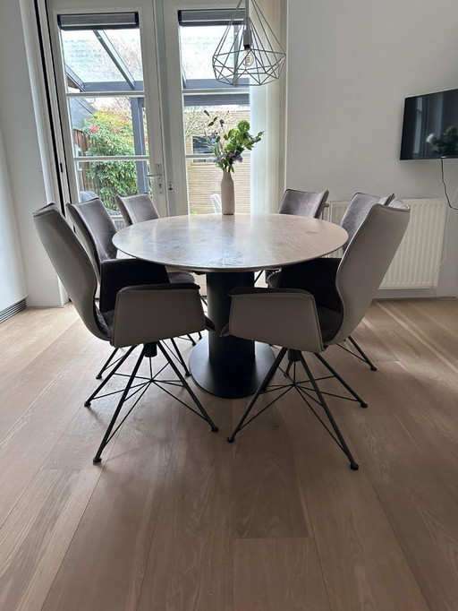 Bert Plantagie Oval dining table