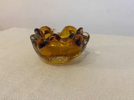 Vintage Tsjechische Boheemse asbak van amberkleurig glas – jaren 70 – decoratieve objecten (photo 2 of 11)