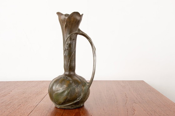 Image 1 of Vase Art-Nouveau en étain massif patiné bronze par Louis Chalon 1910.