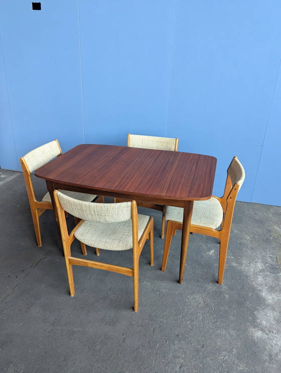 Image 1 of Ausziehbarer Teakholztisch aus der Mitte des 20. Jahrhunderts (1960er Jahre)