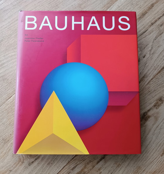 Image 1 of Bauhaus book, Spanish language 