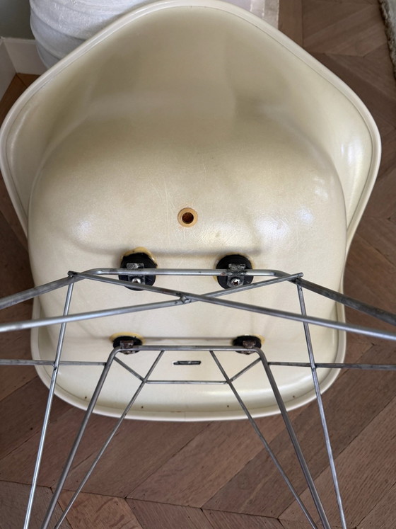 Fauteuil à bascule vintage Eames RAR -Herman Miller- noyer – Fauteuils d'appoint, Verre (photo 7 of 9)