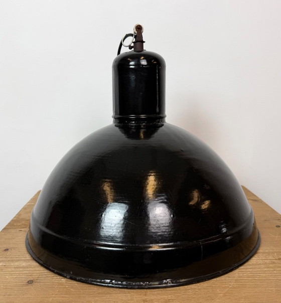 Industrial Black Enamel Factory Pendant Lamp, 1950s – Iron (photo 13 of 18)