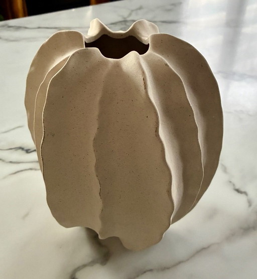 Organic Shape Vase – vazen, Ceramic (photo 2 of 7)