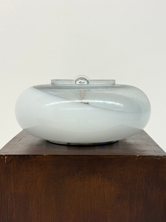 Image 1 of Lampe sphérique italienne vintage en verre de Murano, de style futuriste.