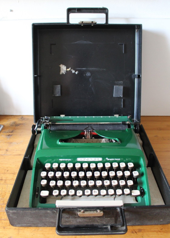 Image 1 of Remington Concord typemachine