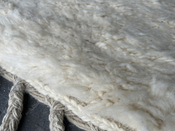 Image 1 of Tapis Beni Ouarain entièrement uni – 310 x 202 cm