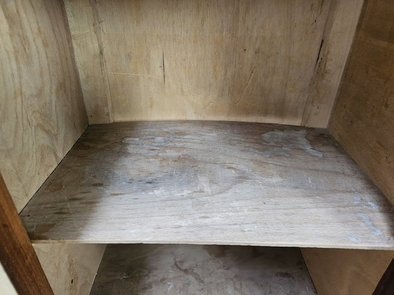 Image 1 of Pair of 1930s Art Deco bedside tables in walnut burl with marble top