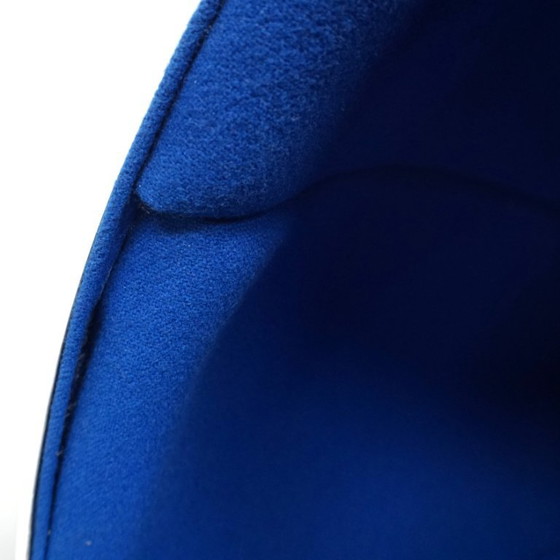 Image 1 of Eero Aarnio Originals Ball Chair Design Armchair | Blue/White