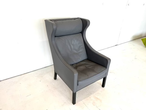 Image 1 of Borge Mogensen fauteuil en cuir oreilles tabouret Fredericia 2204 fauteuil à oreilles