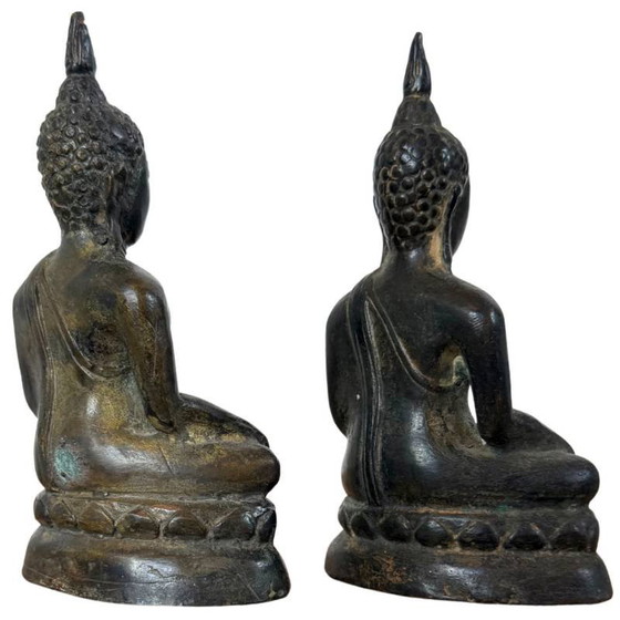 Coppia Antica di Buddha Thailandesi in Bronzo – Stile Rattanakosin – c. 1900 – Incluso Nucleo di Fusione (photo 4 of 10)