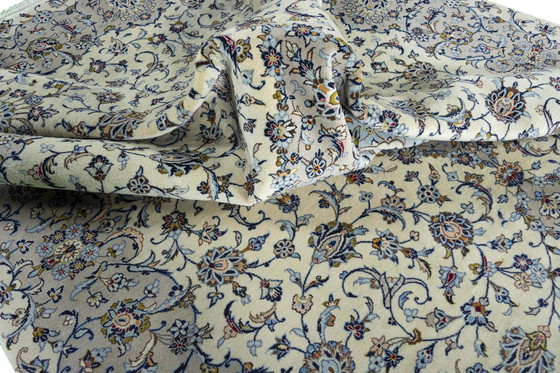 Image 1 of Handgeknoopt Perzisch tapijt Kashan kurk - 350 x 248 cm - Fijn & edel met bloemmotieven