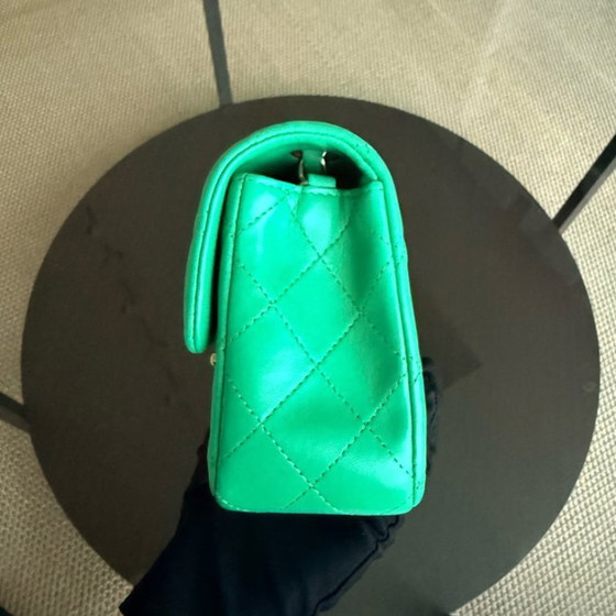 Image 1 of Chanel Classic Flap Mini - 20 cm gewatteerd lamsleer, groen, goudkleurige hardware, serie 18