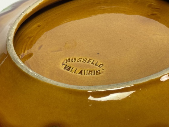 Image 1 of Plato de cerámica esmaltada en forma de pez, diseño de mediados de siglo, de Rosselló Vallauris. Francia, década de 1960.