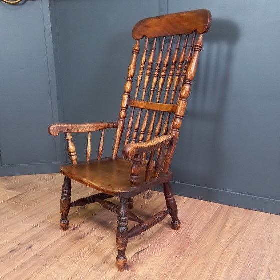 Image 1 of Niedriger antiker Bobbin-Windsor-Stuhl