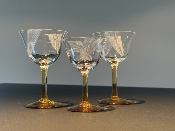 Image 1 of Service Art Déco (années 1930) composé de deux verres à porto et d'un verre digestif