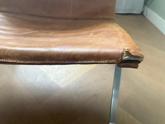 Image 1 of Autentiche sedie vintage PK22 di Poul Kjærholm - Patina cognac invecchiata