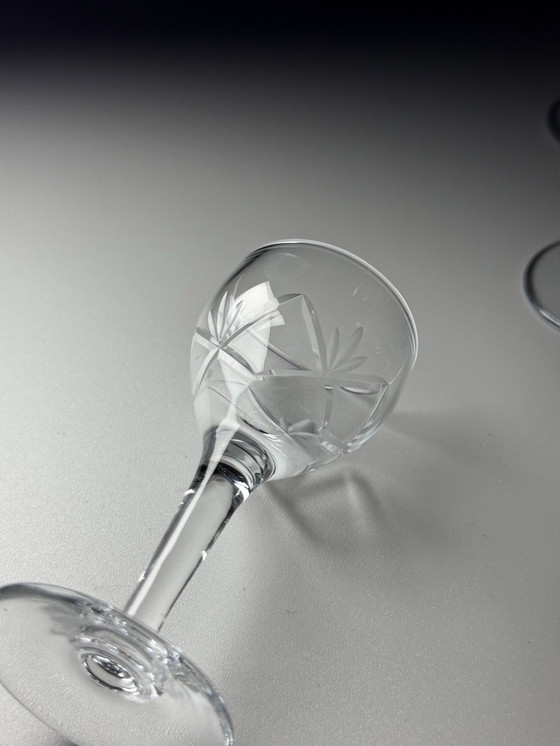 Image 1 of Holmegaards Glasværk - Años 20 - Juego de 8 copas de licor de cristal grabadas a mano - Modelo Ulla