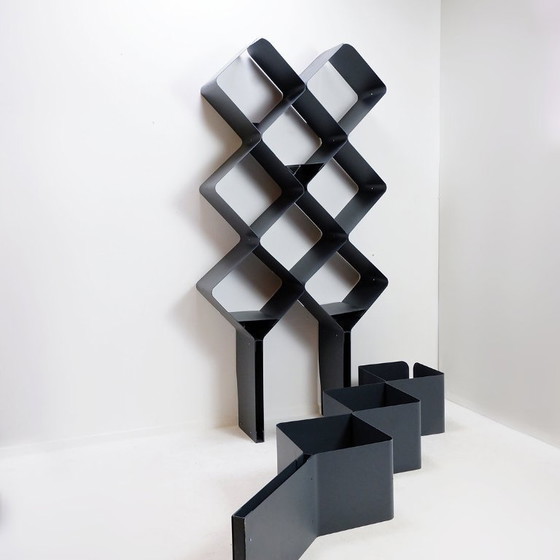 Image 1 of Wandregal aus Metall in Wabenform – ALBURY Design