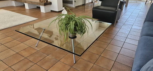 Table basse carrée en verre de la collection Maupertuus
