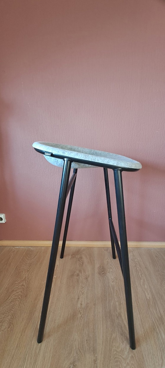 4 x De Vorm LJ 3 Barhocker aus PET-Filz mit schwarzem Stahlrahmen – Other, Metal (photo 9 of 16)