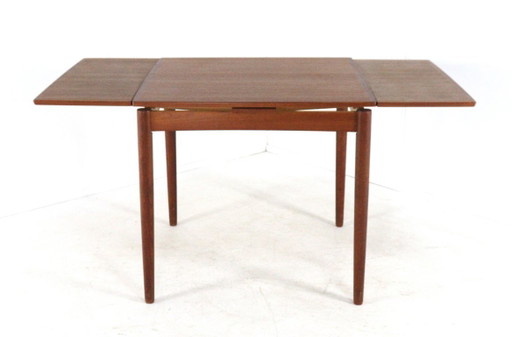 Compact Poul Hundevad for Hundevad & Co extendable dining table vintage